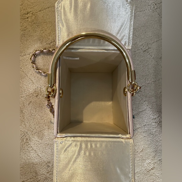 Pink Boxy Purse - Picture 7 of 9